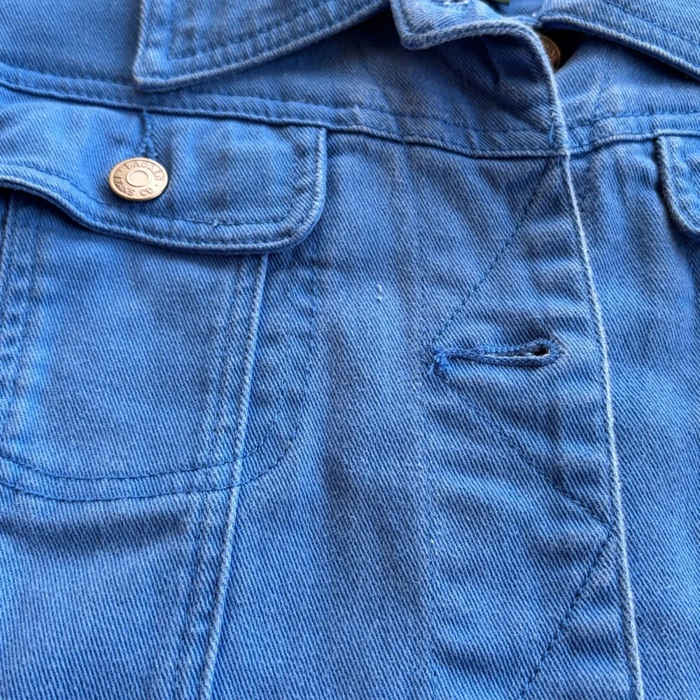 Blue denim twill jean jacket large broken-in breast pockets and side pockets - Picture 5 of 7